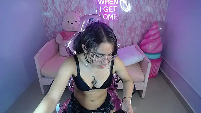 kassandra ch  online show from January 2025 07:22:01 PM