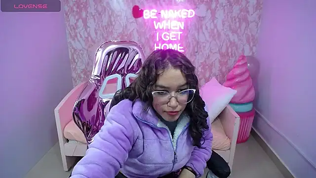 kassandra ch  online show from February 2025 12:02:02 PM