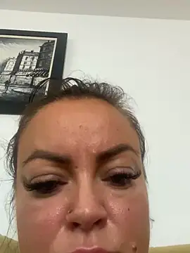 HotLivv69 online show from September 2025 12:27:02 PM