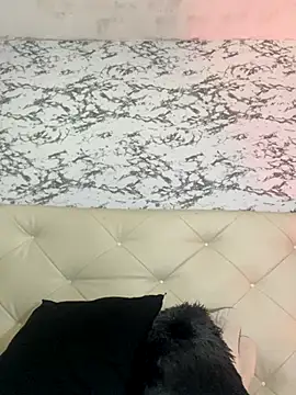 Lili  taylor online show from October 2025 05:00:02 AM