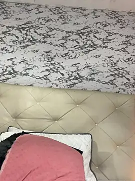 Lili  taylor online show from November 2025 04:01:02 AM