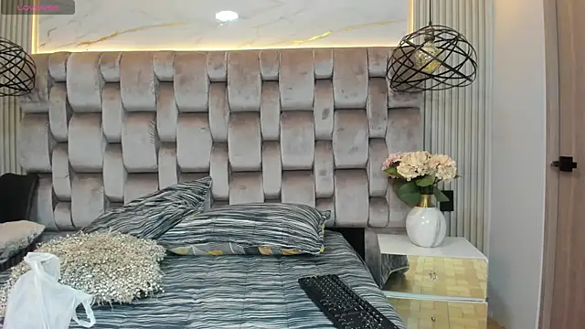 ValerieJones 1 online show from January 2025 01:42:02 PM