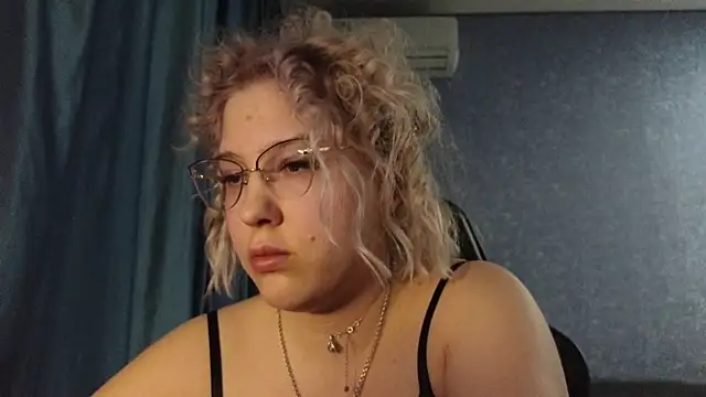 HotBrandyX online show from April 2026 01:16:01 PM