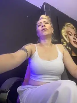 viktoria davis  online show from October 2025 11:50:01 PM