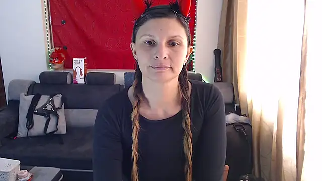 sachaclinford online show from September 2025 06:22:02 PM