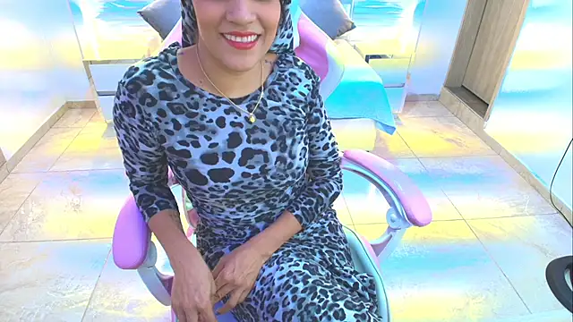 Zulema hamdi online show from February 2025 07:19:02 PM