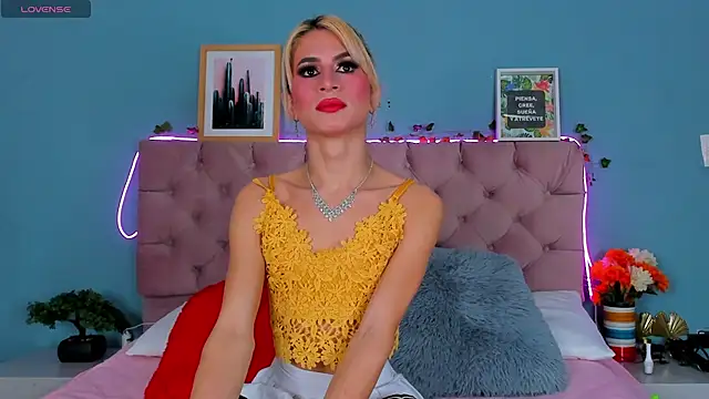 Samantha Rolon online show from January 2025 02:04:01 AM