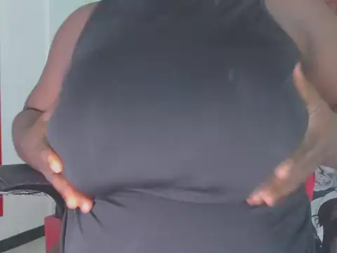 Snapshot of Lola_Honney chatting on April 2026 11:03:02 AM Lola Honney online show from April 2026 11:03:02 AM