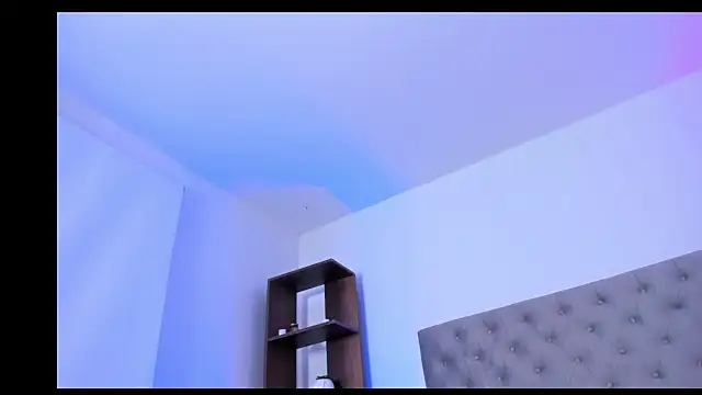 Dayana  Ospina online show from February 2025 01:47:02 AM