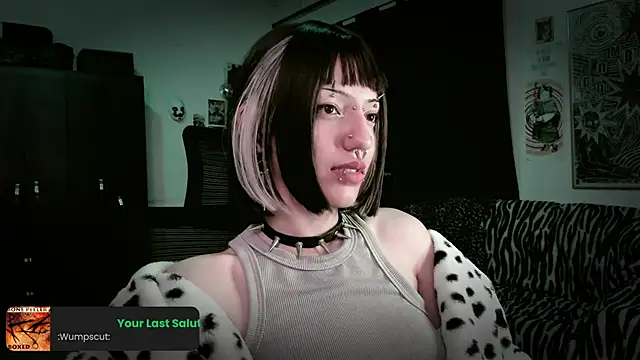 Snapshot of roxy_toxic chatting on May 2026 11:45:02 PM roxy toxic online show from May 2026 11:45:02 PM