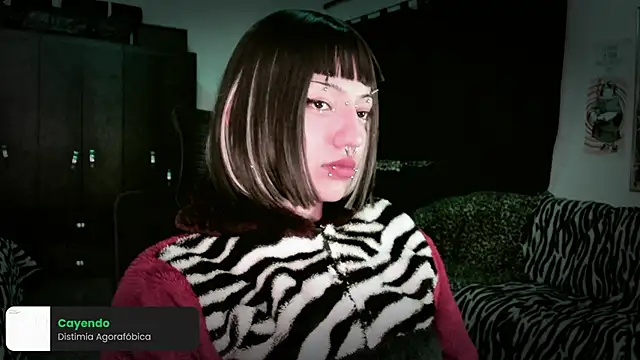 Snapshot of roxy_toxic chatting on May 2026 12:39:01 AM roxy toxic online show from May 2026 12:39:01 AM
