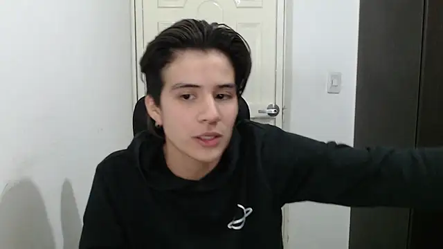 Snapshot of Dha_lia0 chatting on January 2025 07:15:01 AM Dha lia0 online show from January 2025 07:15:01 AM