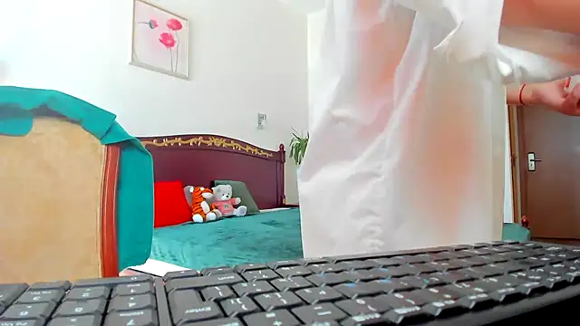 Tianiaa online show from September 2025 09:34:01 AM