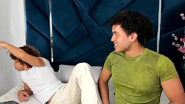 Snapshot of DanteAndKyle chatting on January 2025 12:48:01 PM DanteAndKyle online show from January 2025 12:48:01 PM