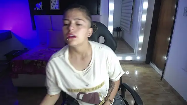 Kitten Cam online show from February 2026 01:09:02 PM