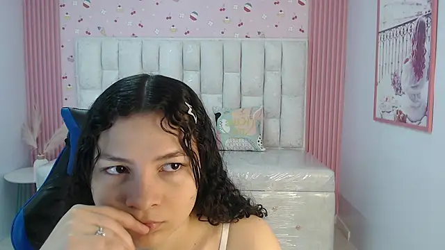 shalon diaz s online show from September 2025 01:02:01 PM