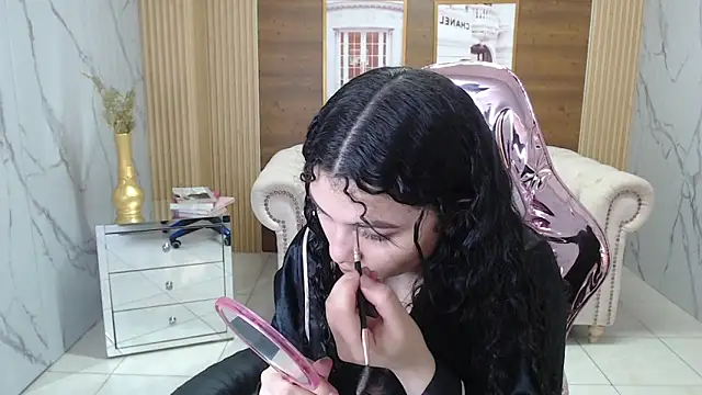 shalon diaz s online show from November 2025 01:15:02 PM