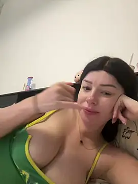 Snapshot of SexySophiaax chatting on February 2025 06:04:01 AM SexySophiaax online show from February 2025 06:04:01 AM