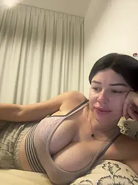Snapshot of SexySophiaax chatting on March 2025 06:12:02 PM SexySophiaax online show from March 2025 06:12:02 PM