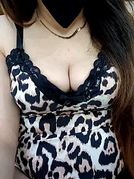 Ayochaa online show from April 2026 10:45:01 PM