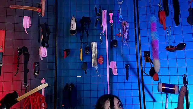 lucy queensss online show from December 2025 09:12:02 PM