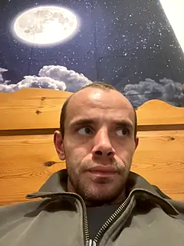 Snapshot of wyattstone chatting on September 2025 10:20:02 PM wyattstone online show from September 2025 10:20:02 PM