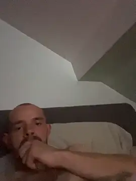 Snapshot of wyattstone chatting on September 2025 12:47:01 AM wyattstone online show from September 2025 12:47:01 AM