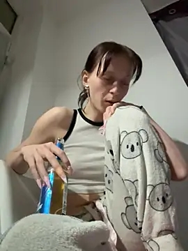 Ciara2004 online show from November 2025 06:40:01 PM