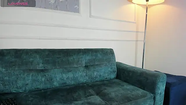 Zoe Cheshire online show from March 2025 08:38:02 PM