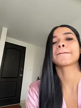 Bella Smiith  online show from December 2025 01:26:01 PM