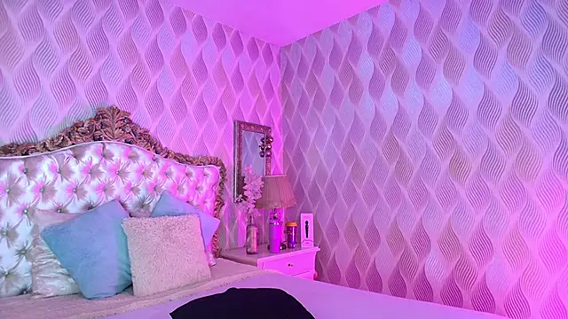 Bella Smiith  online show from January 2026 01:13:02 PM