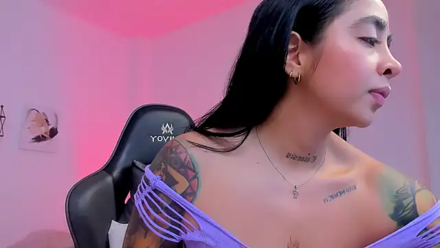 sophierooy22 online show from September 2025 12:53:01 PM