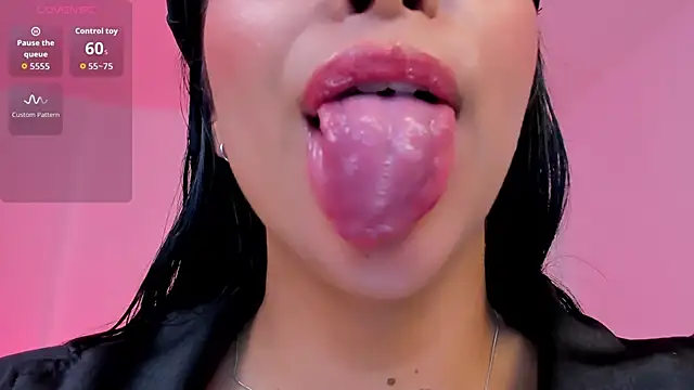 sophierooy22 online show from November 2025 05:17:02 PM