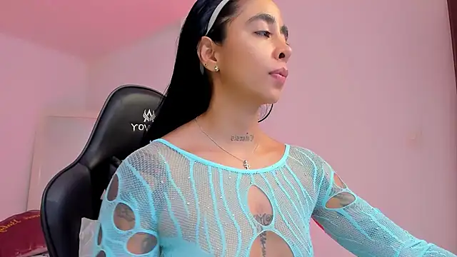 sophierooy22 online show from April 2026 05:54:01 PM