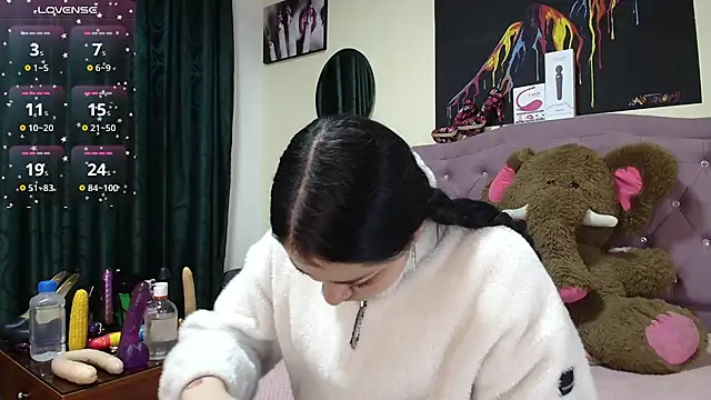 Emmie Hot online show from October 2025 12:04:02 PM