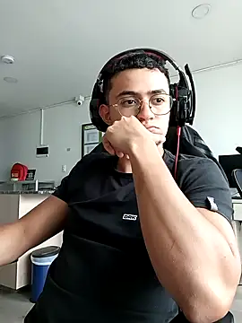 Snapshot of Thonny-becker chatting on February 2025 02:18:01 PM Thonny-becker online show from February 2025 02:18:01 PM