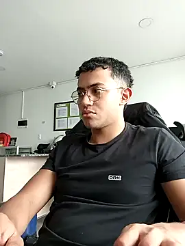 Snapshot of Thonny-becker chatting on February 2025 05:22:01 PM Thonny-becker online show from February 2025 05:22:01 PM