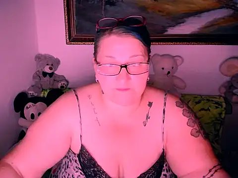 Snapshot of mayamayx chatting on October 2025 06:05:02 PM mayamayx online show from October 2025 06:05:02 PM