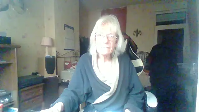 rosanetrav online show from November 2025 05:01:02 AM