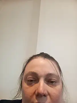 HotHornyEmmaX online show from November 2025 03:33:01 PM