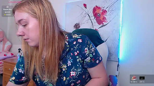 Snapshot of MarthaSimons chatting on June 2026 04:13:02 AM MarthaSimons online show from June 2026 04:13:02 AM