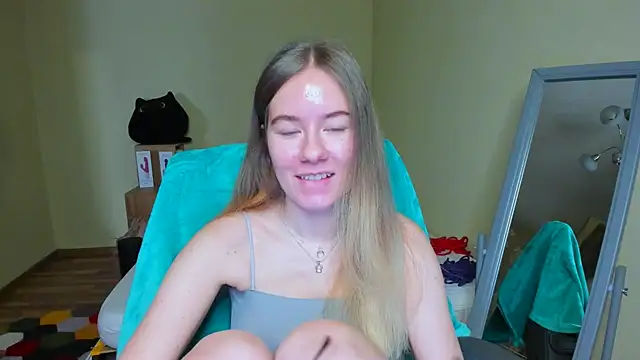 EmilyPaw online show from February 2025 09:22:01 AM