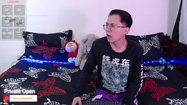 Tina 4 Charlie online show from October 2025 12:02:01 PM