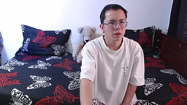 Tina 4 Charlie online show from October 2025 01:47:02 PM