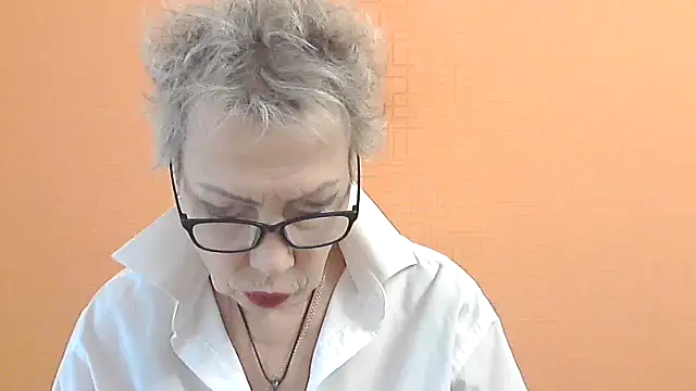 NessyJenixs online show from November 2025 07:35:02 AM