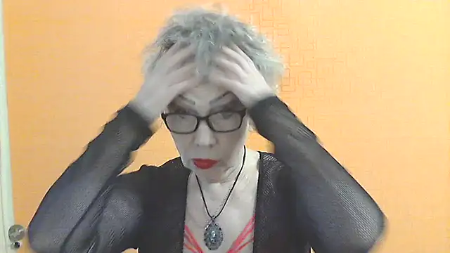 NessyJenixs online show from May 2026 01:30:01 PM