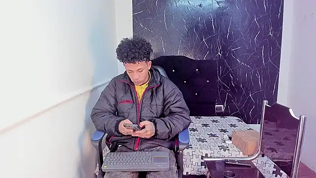 carlos alber12 online show from October 2025 12:05:02 PM