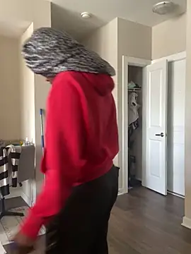 Snapshot of theprettysoles chatting on December 2025 02:46:02 PM theprettysoles online show from December 2025 02:46:02 PM