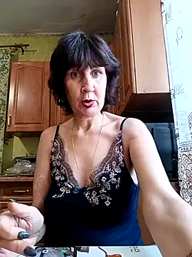 Laura Kiss online show from November 2025 11:09:01 AM