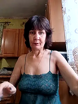 Laura Kiss online show from November 2025 10:03:01 AM